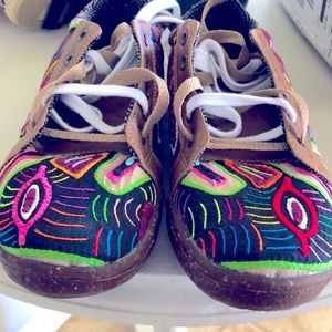 Kuna Mola Sneakers New 8.5-9